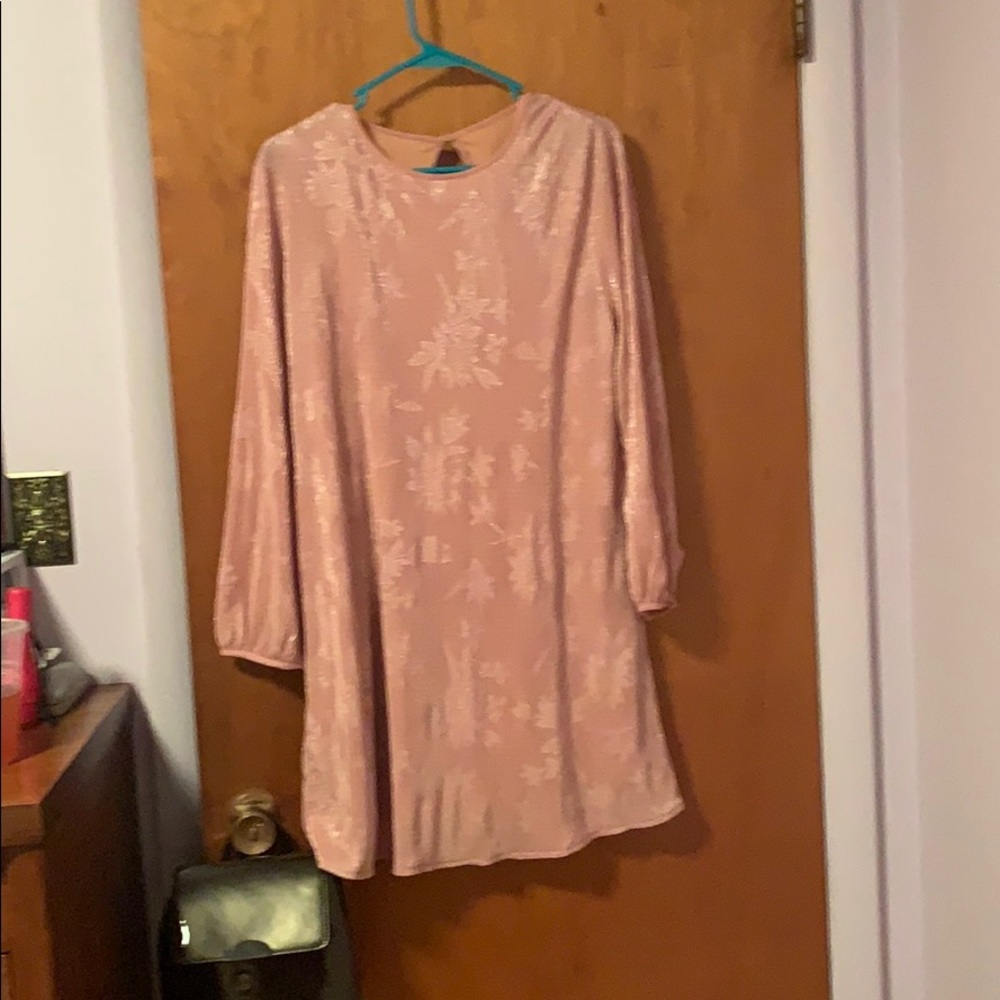 Pink shift dress with vintage appeal, NEW